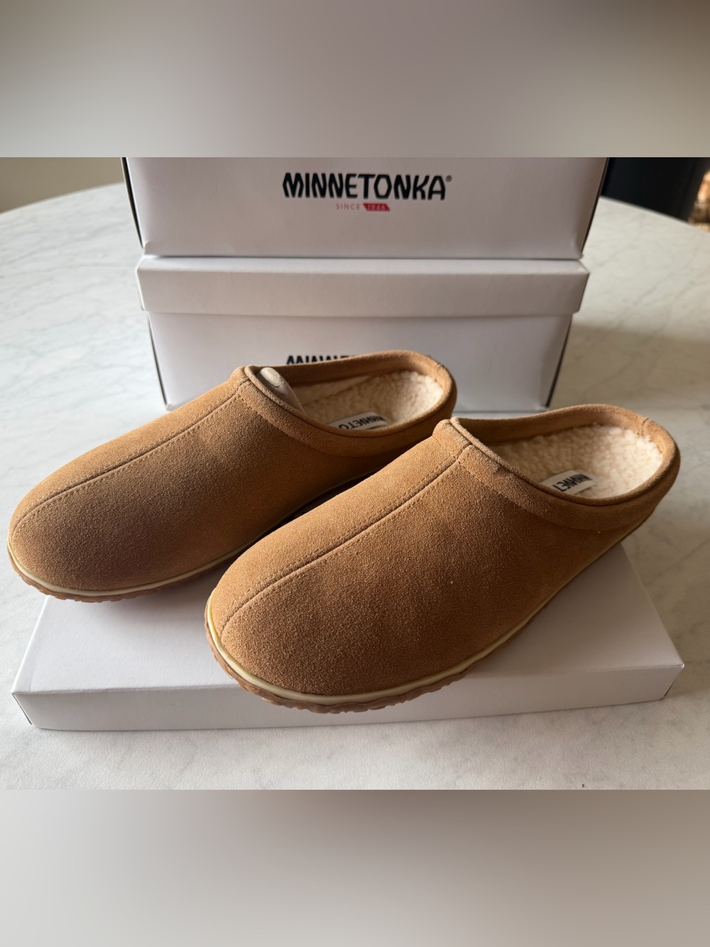 Minnetonka Men’s Slip-On Suede Clog in Chestnut Tan